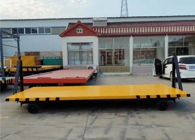 平板拖車(chē)